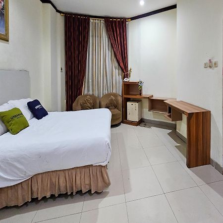 Urbanview Hotel Kharisma Banjarmasin Banjarmasin  Zewnętrze zdjęcie