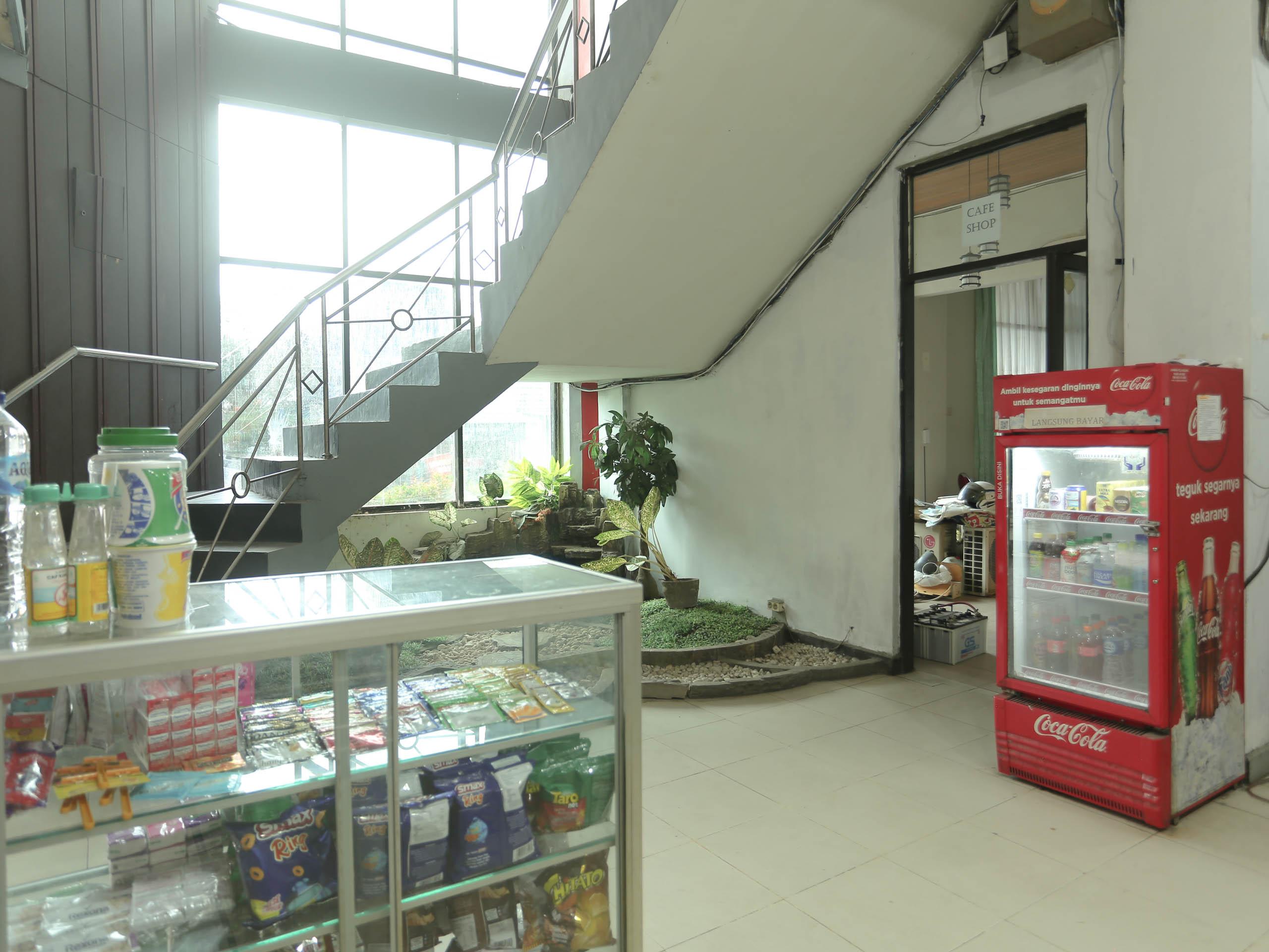 Urbanview Hotel Kharisma Banjarmasin Banjarmasin  Zewnętrze zdjęcie