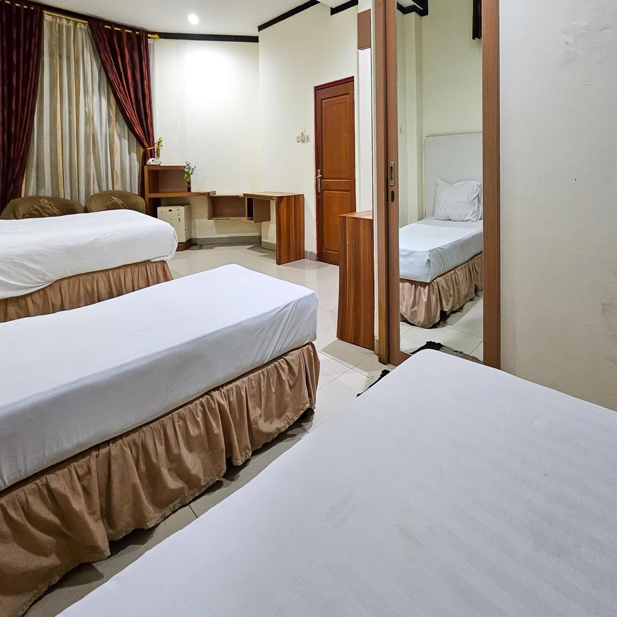 Urbanview Hotel Kharisma Banjarmasin Banjarmasin  Zewnętrze zdjęcie